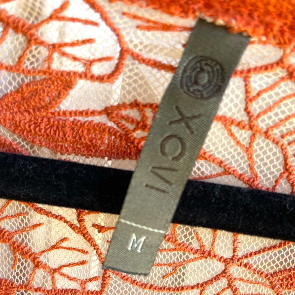 XCVI women orange sheer floral embroidered tunic vneck 3/4 sleeve blouse Medium - Picture 3 of 4